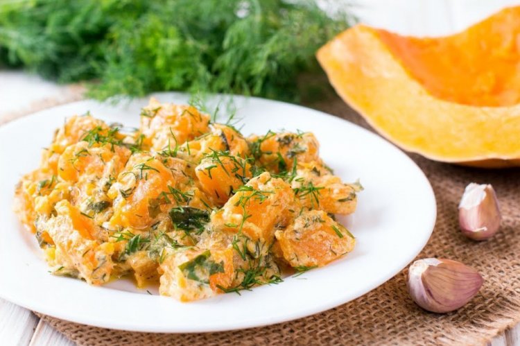 Тыква со сметаной в духовке