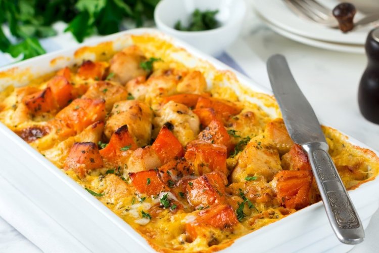 Тыква с курицей в духовке