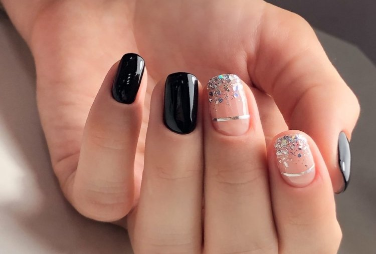 Контрастный маникюр на короткие ногти