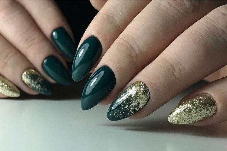 Зеленый маникюр