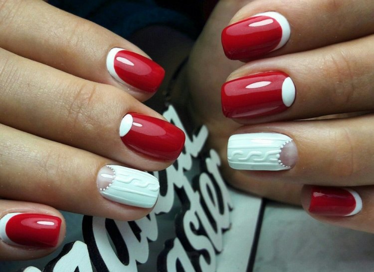 Красно-белый маникюр