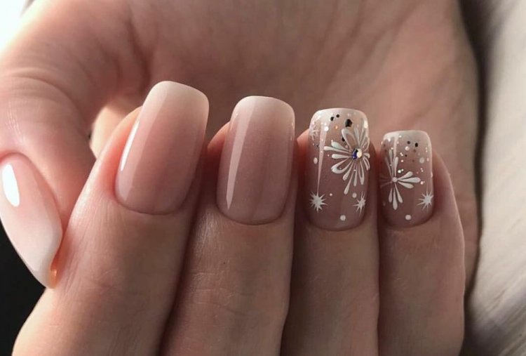 Блестящий новогодний нюд