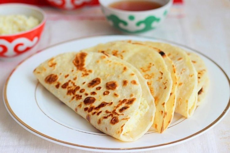 Кыстыбый с картошкой и сыром