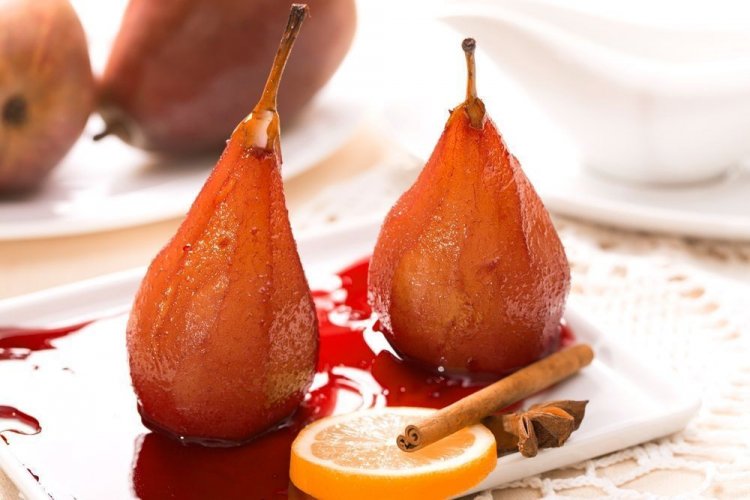 Запеченная груша в вине