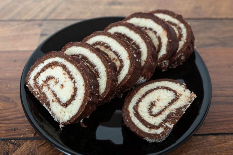 Бананово-ореховый рулет без выпечки