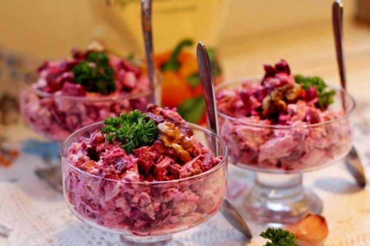 Салат со свеклой и индейкой