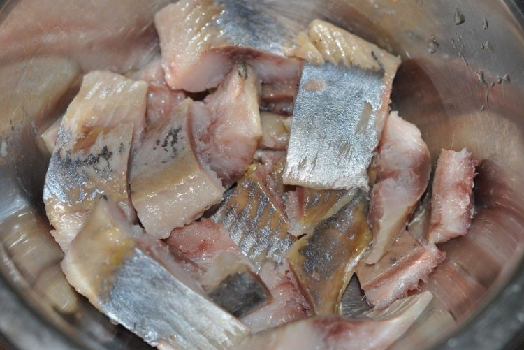 Малосольная сельдь кусочками на скорую руку