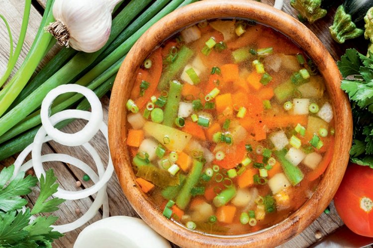 Диетический суп с курицей и стручковой фасолью