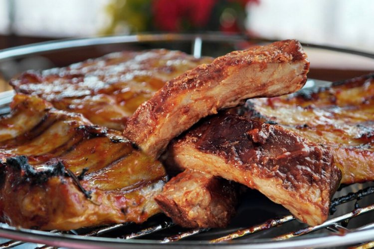 Свиные ребра в соевом соусе на мангале
