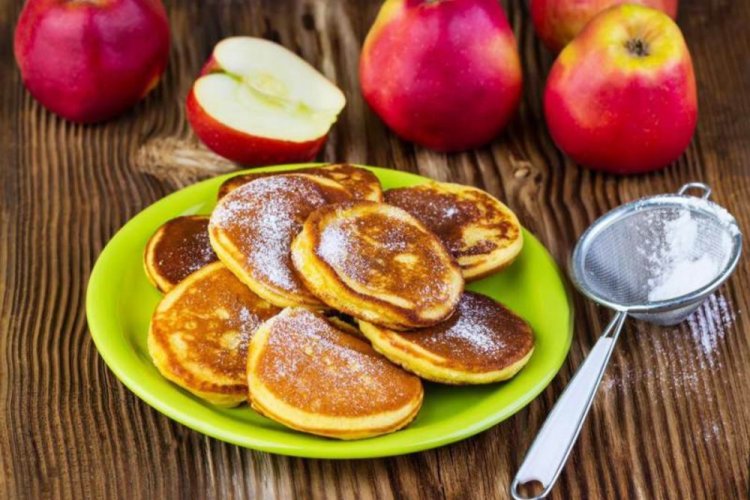 Оладьи на молоке с яблоками