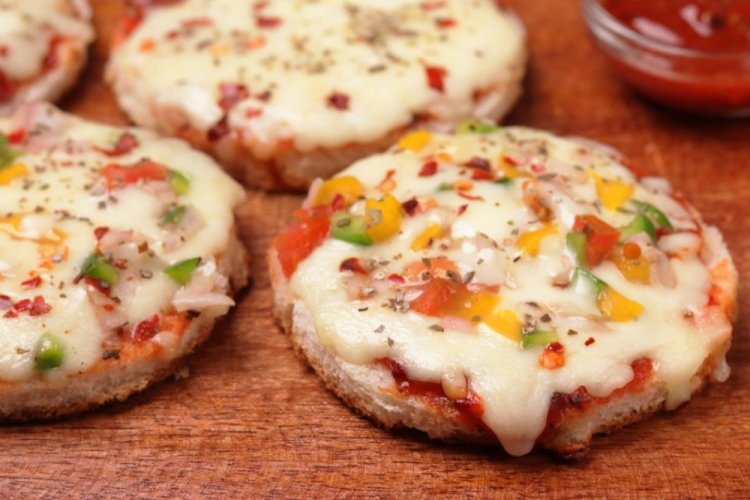 Мини-пицца на хлебцах