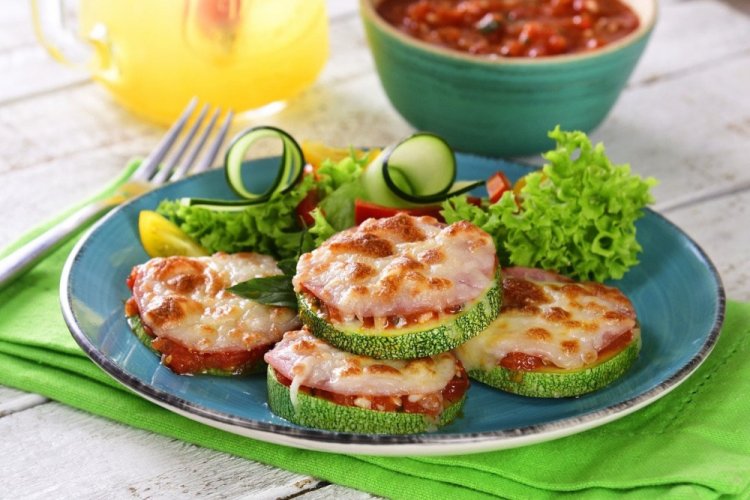 Мини-пицца из кабачков