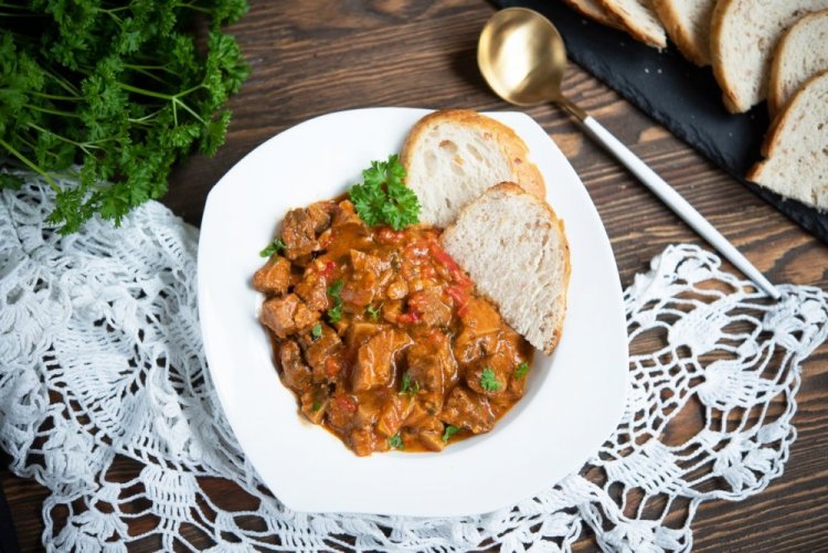 Гуляш из куриной печени