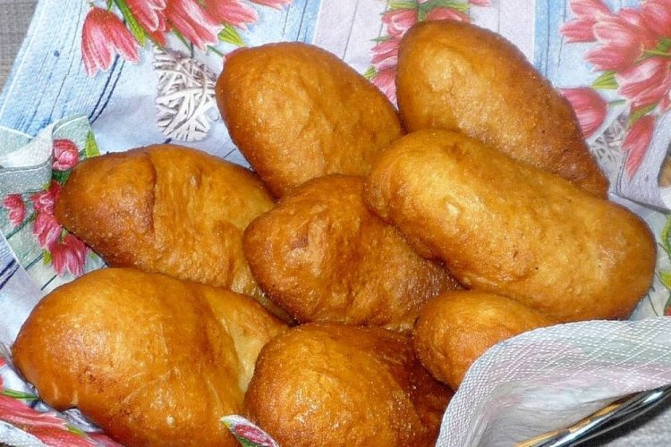 Жареные пирожки на картофельном отваре