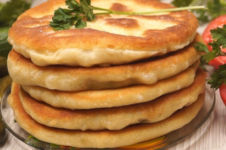 Дрожжевые лепешки с яйцом