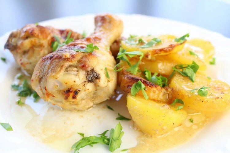 Куриные ножки с картошкой в сливках