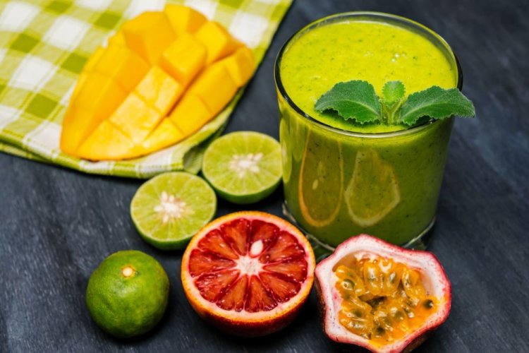 Витаминный смузи из разных фруктов