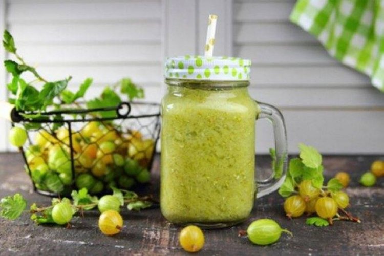 Смузи из крыжовника с йогуртом