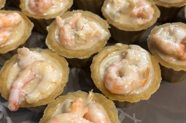 Тарталетки с креветками в сметане