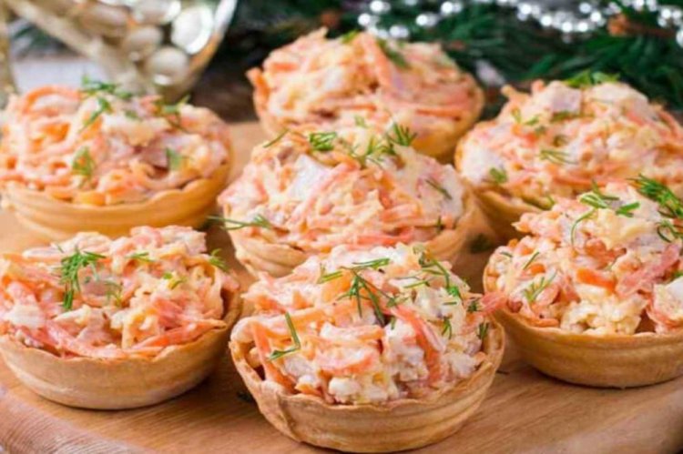 Тарталетки с креветками и овощами