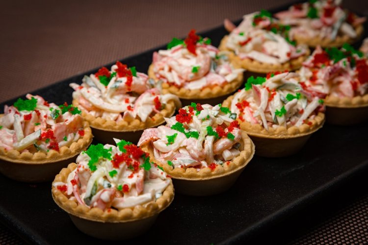 Тарталетки с кальмарами и креветками