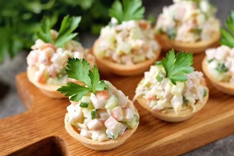 Тарталетки с креветками и огурцом