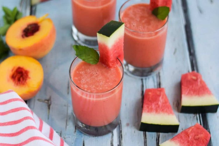 Смузи из арбуза и персиков