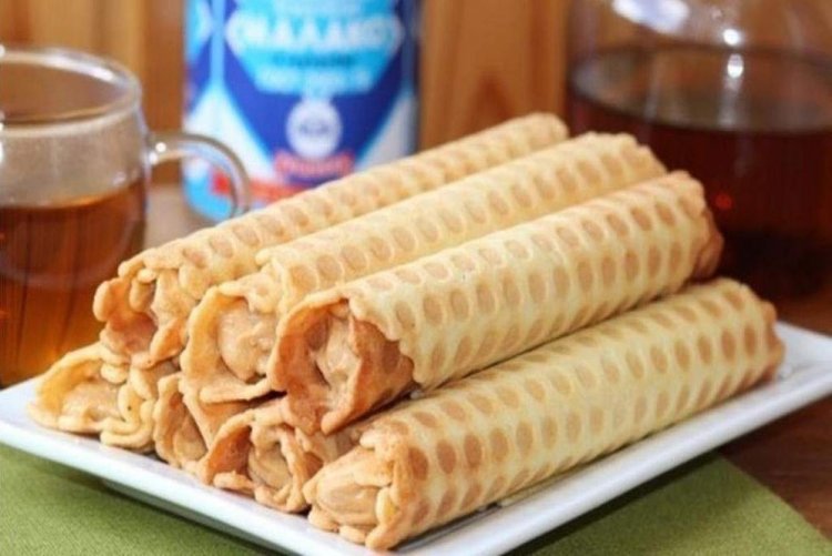 Вафельные трубочки с кремом из сливок и вареной сгущенки