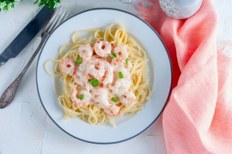 Сырно-сливочная паста с креветками