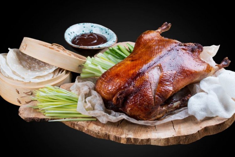 Утка по-пекински с цедрой апельсина