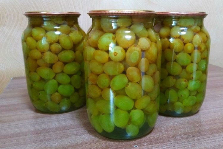 Компот из винограда без сахара