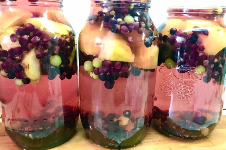 Компот из винограда и груши на зиму