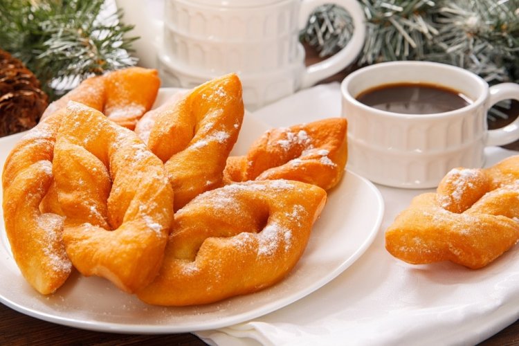 Хворост на кефире и дрожжах