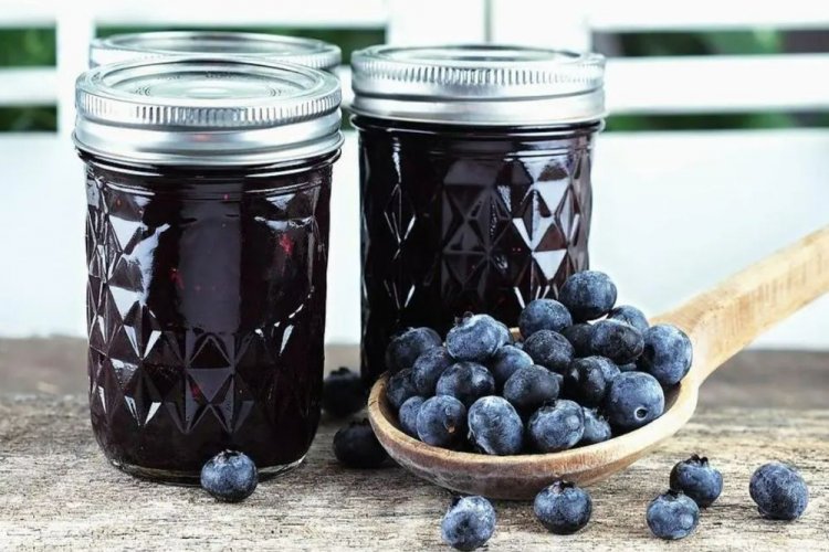 Варенье из черники на сковороде