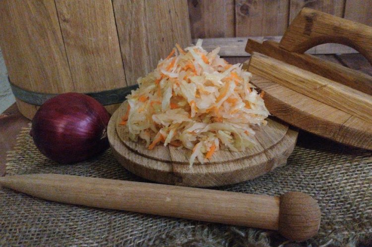 Квашеная капуста с дубовыми листьями