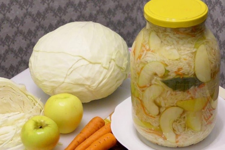 Капуста с яблоками на зиму