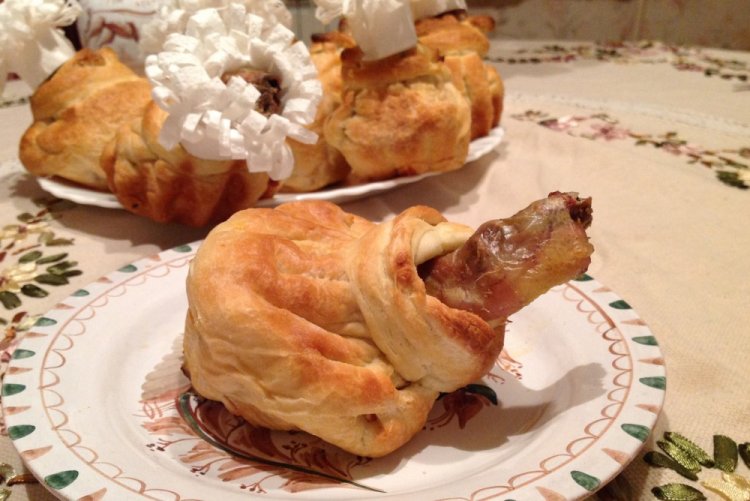 Куриные ножки с рисом в тесте