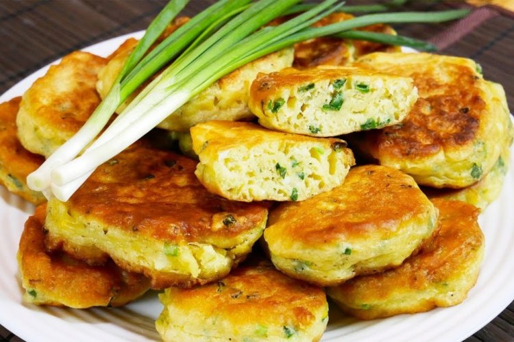 Оладьи на сметане с зеленым луком