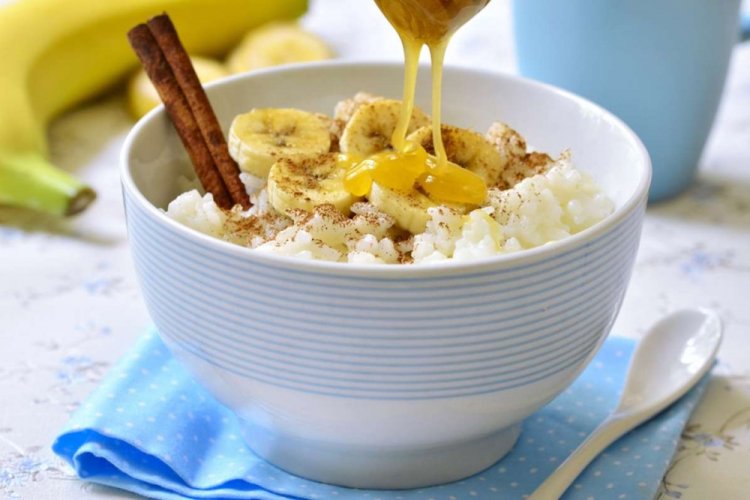 Рисовая каша с бананом на кокосовом молоке