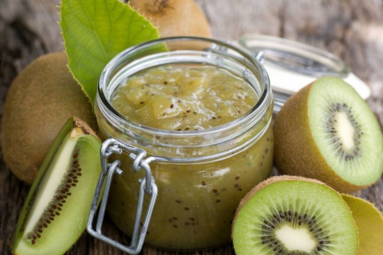 Изумрудное варенье из крыжовника с киви