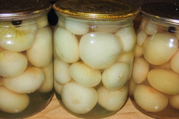 Сладкий маринованный лук на зиму