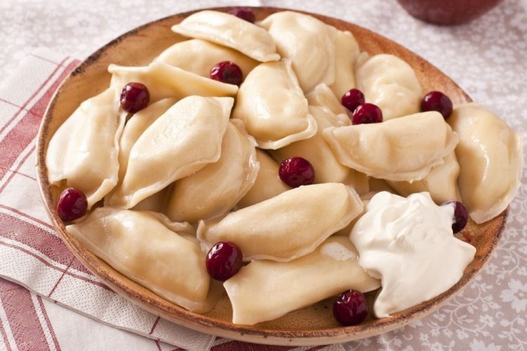 Вареники с вишней из заварного теста