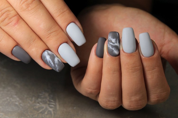 Маникюр 2023: модные тренды и красивые идеи (50 фото)