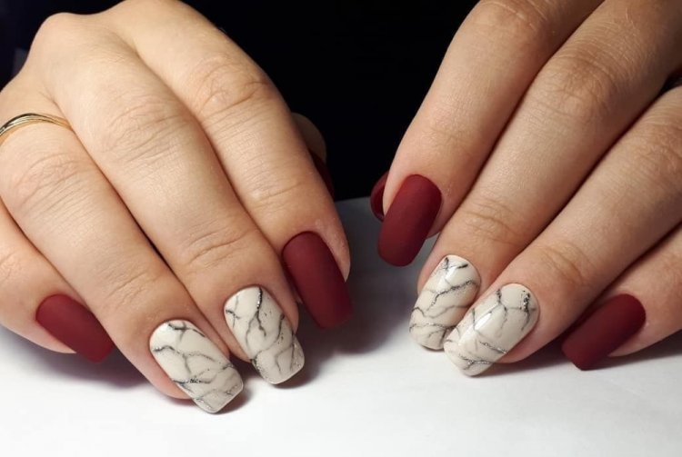 Мраморный маникюр