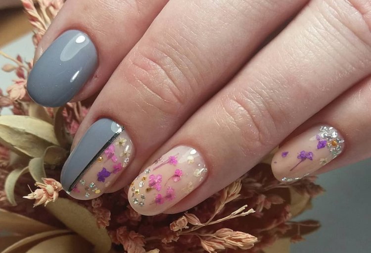 Маникюр с сухоцветами