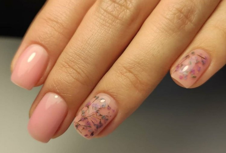 Маникюр с сухоцветами