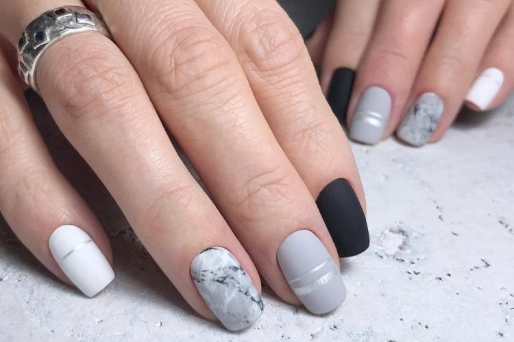 Мраморный маникюр