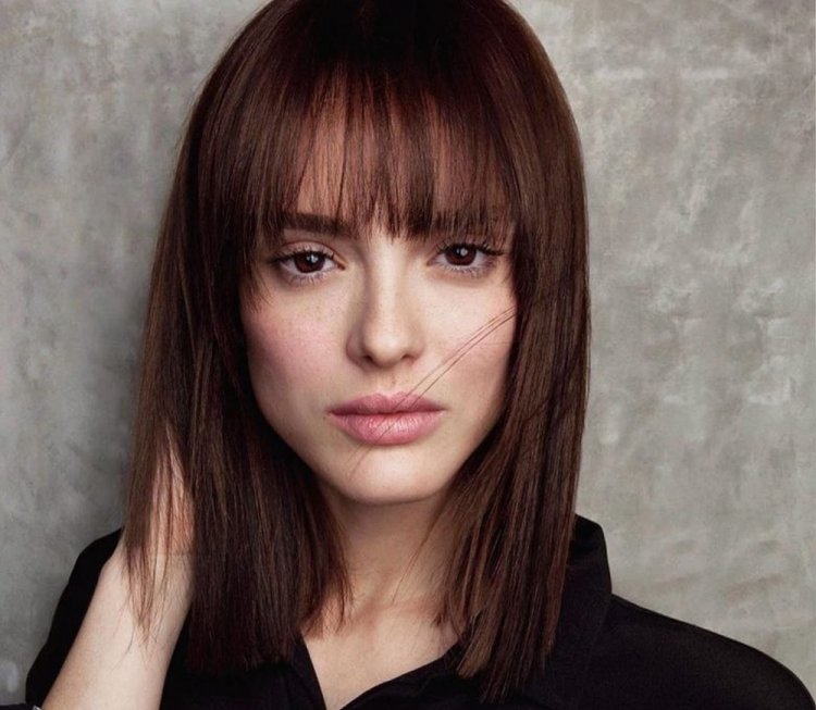 Прямая челка