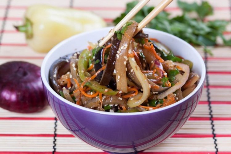 Кисло-сладкие баклажаны по-корейски