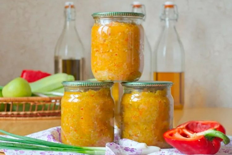 Кабачковая аджика с зелеными яблоками без помидоров